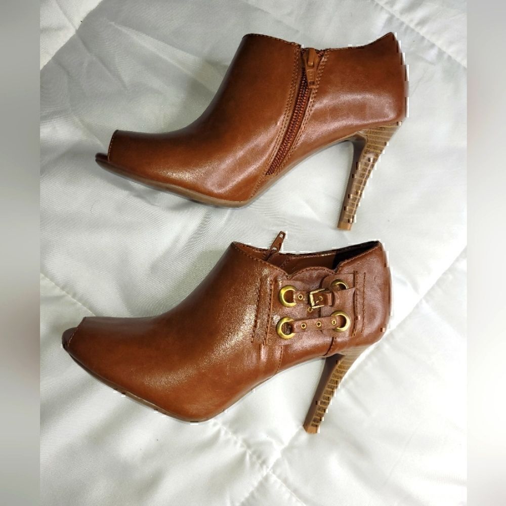 Studio Paolo Open Toe Cora Booties, sz 6.5, Brown.